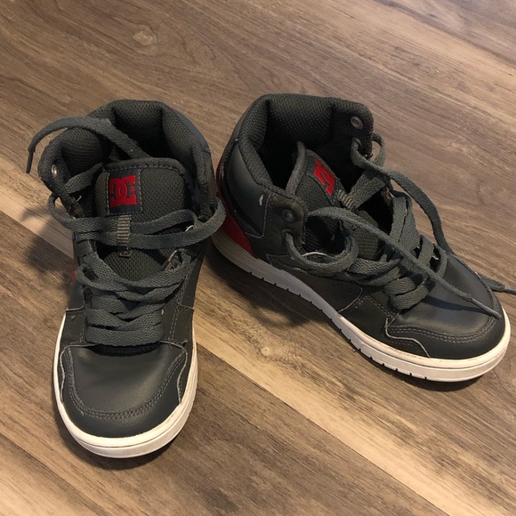 dc boys sneakers